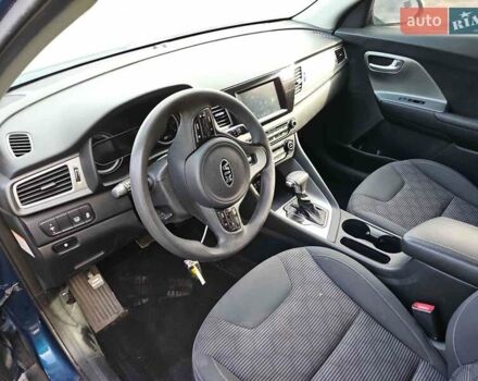 Киа Niro, объемом двигателя 1.58 л и пробегом 161 тыс. км за 12400 $, фото 5 на Automoto.ua