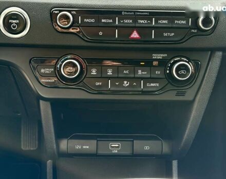 Киа Niro, объемом двигателя 0 л и пробегом 146 тыс. км за 14500 $, фото 24 на Automoto.ua