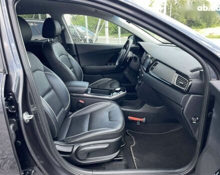 Киа Niro, объемом двигателя 0 л и пробегом 122 тыс. км за 18200 $, фото 19 на Automoto.ua