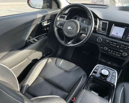 Киа Niro, объемом двигателя 0 л и пробегом 136 тыс. км за 17400 $, фото 15 на Automoto.ua