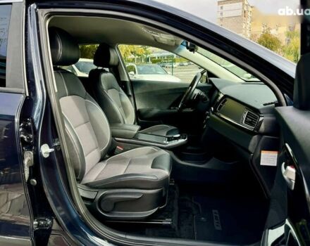 Киа Niro, объемом двигателя 0 л и пробегом 146 тыс. км за 14500 $, фото 2 на Automoto.ua