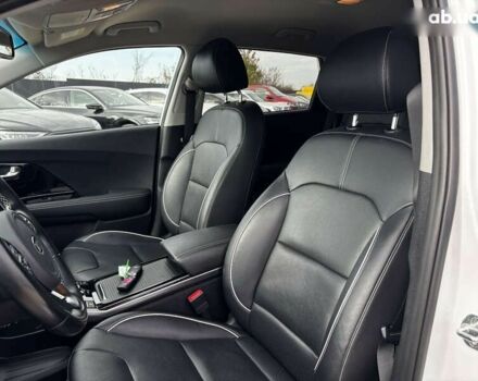 Киа Niro, объемом двигателя 0 л и пробегом 141 тыс. км за 19300 $, фото 24 на Automoto.ua