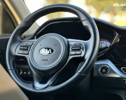 Киа Niro, объемом двигателя 0 л и пробегом 136 тыс. км за 17990 $, фото 18 на Automoto.ua