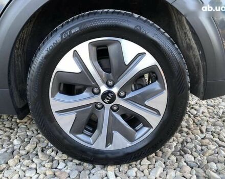 Кіа Niro, об'ємом двигуна 0 л та пробігом 107 тис. км за 21950 $, фото 25 на Automoto.ua