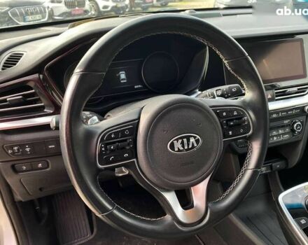 Кіа Niro, об'ємом двигуна 0 л та пробігом 82 тис. км за 18900 $, фото 13 на Automoto.ua