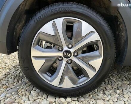 Киа Niro, объемом двигателя 0 л и пробегом 70 тыс. км за 22500 $, фото 24 на Automoto.ua