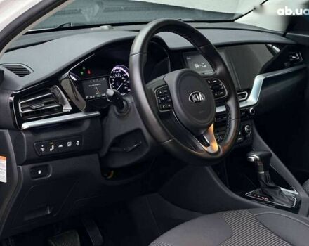 Киа Niro, объемом двигателя 0 л и пробегом 136 тыс. км за 18390 $, фото 9 на Automoto.ua