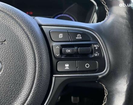 Кіа Niro, об'ємом двигуна 0 л та пробігом 97 тис. км за 20950 $, фото 4 на Automoto.ua