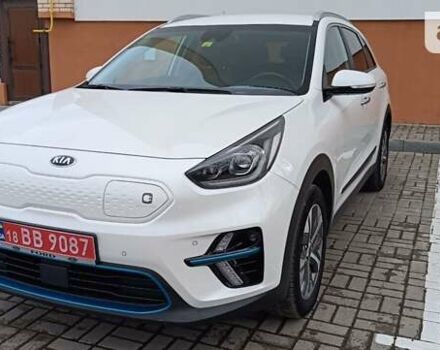 Кіа Niro, об'ємом двигуна 0 л та пробігом 106 тис. км за 23990 $, фото 2 на Automoto.ua