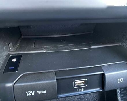 Киа Niro, объемом двигателя 0 л и пробегом 101 тыс. км за 20300 $, фото 11 на Automoto.ua