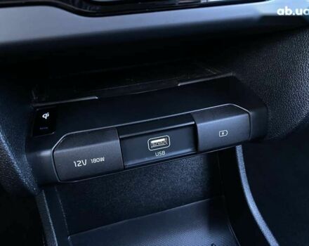 Кіа Niro, об'ємом двигуна 0 л та пробігом 93 тис. км за 22700 $, фото 7 на Automoto.ua