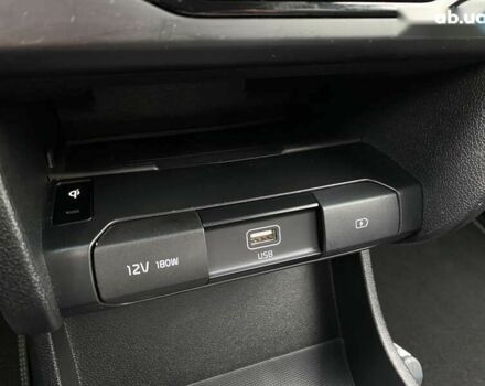 Кіа Niro, об'ємом двигуна 0 л та пробігом 123 тис. км за 20700 $, фото 7 на Automoto.ua