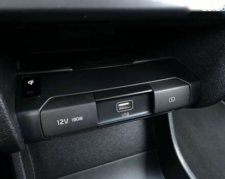 Кіа Niro, об'ємом двигуна 0 л та пробігом 115 тис. км за 20300 $, фото 7 на Automoto.ua