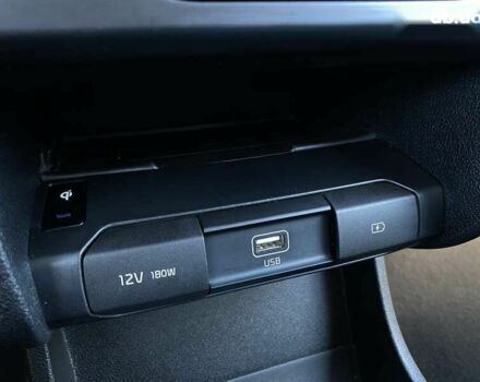 Кіа Niro, об'ємом двигуна 0 л та пробігом 121 тис. км за 18700 $, фото 5 на Automoto.ua