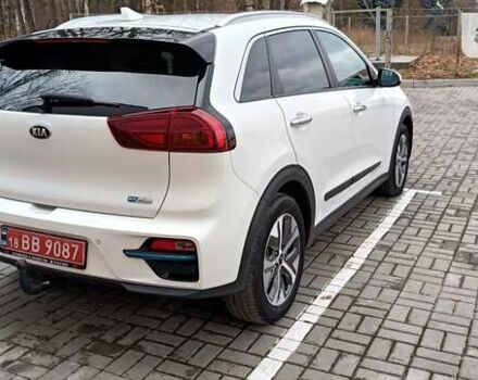 Кіа Niro, об'ємом двигуна 0 л та пробігом 106 тис. км за 23990 $, фото 7 на Automoto.ua