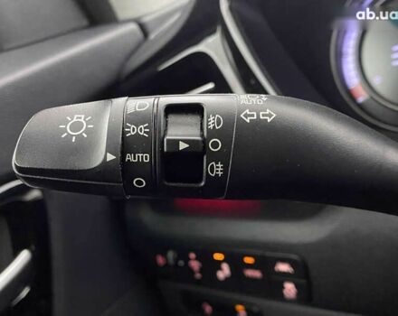 Кіа Niro, об'ємом двигуна 0 л та пробігом 100 тис. км за 20950 $, фото 16 на Automoto.ua