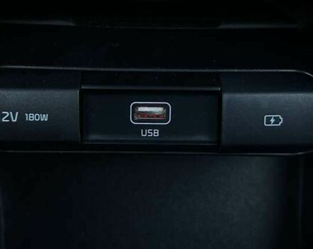 Киа Niro, объемом двигателя 0 л и пробегом 58 тыс. км за 22900 $, фото 4 на Automoto.ua