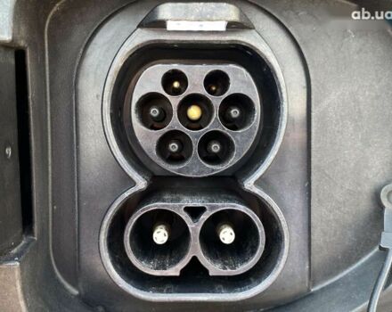 Кіа Niro, об'ємом двигуна 0 л та пробігом 116 тис. км за 20800 $, фото 16 на Automoto.ua