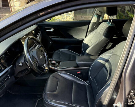 Кіа Niro, об'ємом двигуна 0 л та пробігом 141 тис. км за 18499 $, фото 23 на Automoto.ua