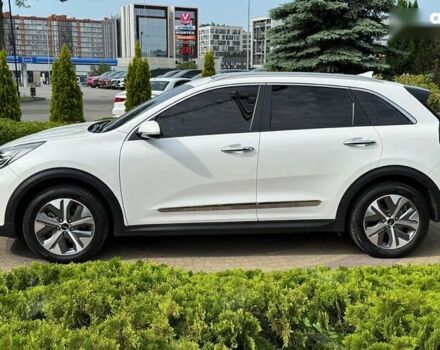 Кіа Niro, об'ємом двигуна 0 л та пробігом 62 тис. км за 19800 $, фото 3 на Automoto.ua