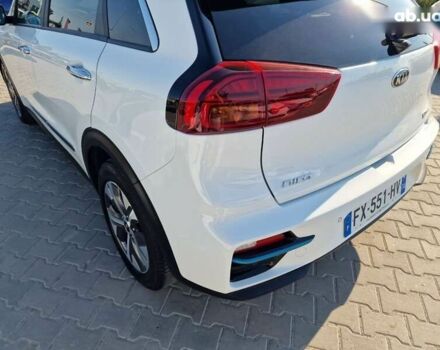 Кіа Niro, об'ємом двигуна 0 л та пробігом 130 тис. км за 18200 $, фото 12 на Automoto.ua