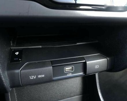 Кіа Niro, об'ємом двигуна 0 л та пробігом 131 тис. км за 20500 $, фото 5 на Automoto.ua