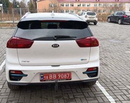 Кіа Niro, об'ємом двигуна 0 л та пробігом 106 тис. км за 23990 $, фото 6 на Automoto.ua