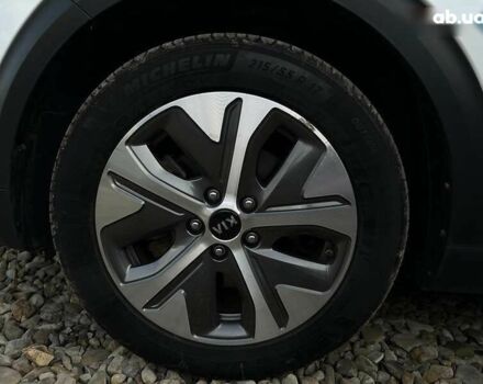 Кіа Niro, об'ємом двигуна 0 л та пробігом 62 тис. км за 23400 $, фото 23 на Automoto.ua