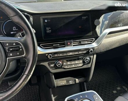 Киа Niro, объемом двигателя 0 л и пробегом 110 тыс. км за 20999 $, фото 24 на Automoto.ua