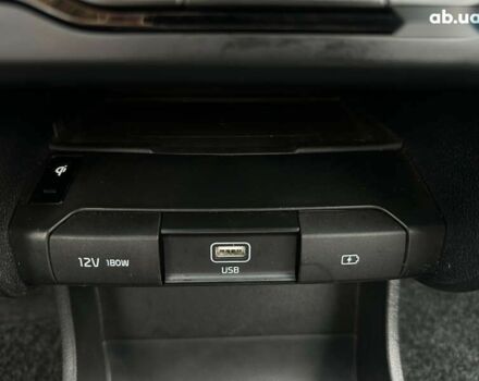 Киа Niro, объемом двигателя 0 л и пробегом 129 тыс. км за 19900 $, фото 15 на Automoto.ua