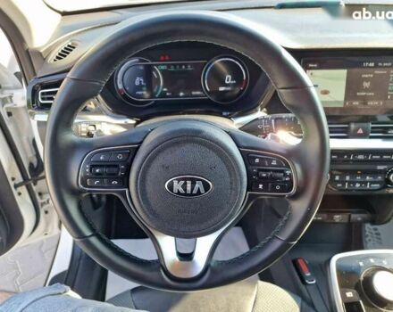 Кіа Niro, об'ємом двигуна 0 л та пробігом 130 тис. км за 18200 $, фото 21 на Automoto.ua