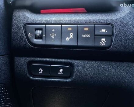 Кіа Niro, об'ємом двигуна 0 л та пробігом 107 тис. км за 21950 $, фото 6 на Automoto.ua