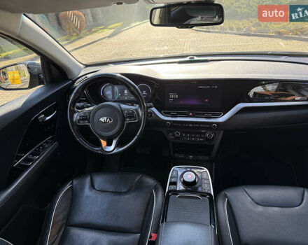 Кіа Niro, об'ємом двигуна 0 л та пробігом 141 тис. км за 18499 $, фото 26 на Automoto.ua