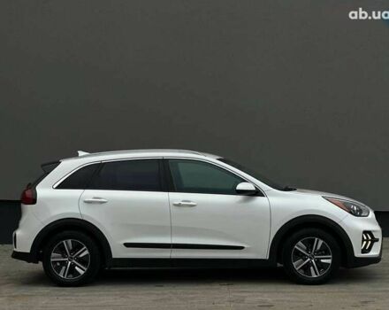 Киа Niro, объемом двигателя 0 л и пробегом 136 тыс. км за 18390 $, фото 5 на Automoto.ua