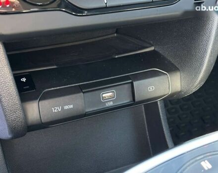 Киа Niro, объемом двигателя 0 л и пробегом 136 тыс. км за 19999 $, фото 19 на Automoto.ua