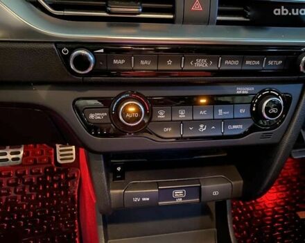 Киа Niro, объемом двигателя 0 л и пробегом 100 тыс. км за 21329 $, фото 14 на Automoto.ua