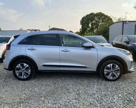 Кіа Niro, об'ємом двигуна 0 л та пробігом 123 тис. км за 20700 $, фото 17 на Automoto.ua