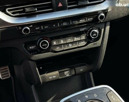 Киа Niro, объемом двигателя 0 л и пробегом 44 тыс. км за 22600 $, фото 23 на Automoto.ua