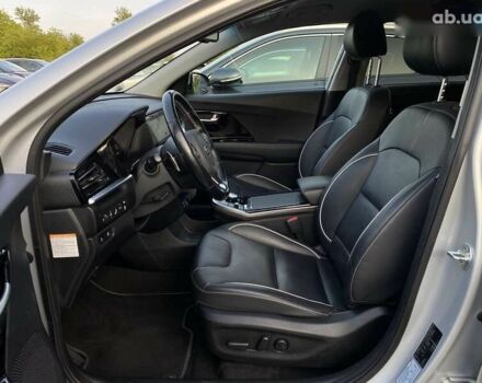 Кіа Niro, об'ємом двигуна 0 л та пробігом 123 тис. км за 20700 $, фото 24 на Automoto.ua