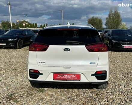 Кіа Niro, об'ємом двигуна 0 л та пробігом 62 тис. км за 23400 $, фото 18 на Automoto.ua