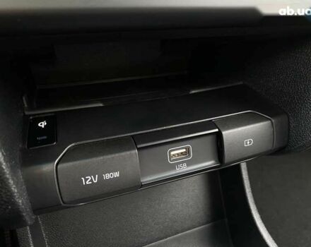 Кіа Niro, об'ємом двигуна 0 л та пробігом 106 тис. км за 20300 $, фото 7 на Automoto.ua