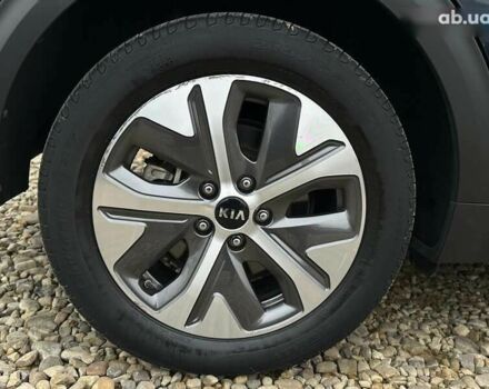 Киа Niro, объемом двигателя 0 л и пробегом 117 тыс. км за 19900 $, фото 29 на Automoto.ua