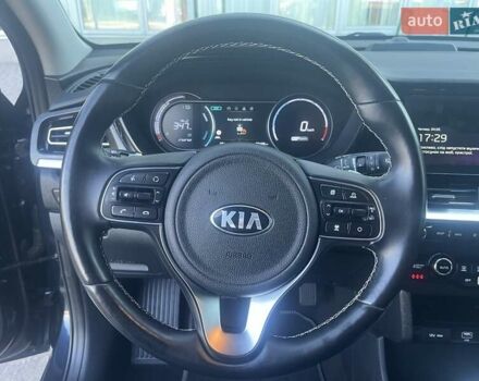 Кіа Niro, об'ємом двигуна 0 л та пробігом 93 тис. км за 18950 $, фото 24 на Automoto.ua