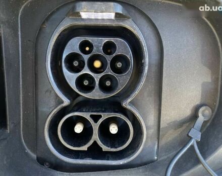 Кіа Niro, об'ємом двигуна 0 л та пробігом 97 тис. км за 20950 $, фото 24 на Automoto.ua