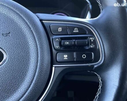 Кіа Niro, об'ємом двигуна 0 л та пробігом 107 тис. км за 21950 $, фото 5 на Automoto.ua