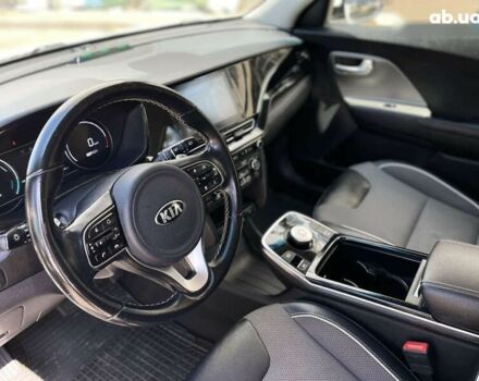 Киа Niro, объемом двигателя 0 л и пробегом 70 тыс. км за 20499 $, фото 11 на Automoto.ua