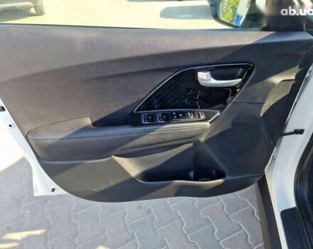 Кіа Niro, об'ємом двигуна 0 л та пробігом 130 тис. км за 18200 $, фото 17 на Automoto.ua