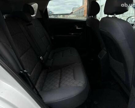 Киа Niro, объемом двигателя 0 л и пробегом 136 тыс. км за 18390 $, фото 13 на Automoto.ua