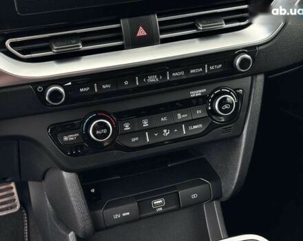 Киа Niro, объемом двигателя 0 л и пробегом 95 тыс. км за 20450 $, фото 21 на Automoto.ua