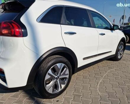 Кіа Niro, об'ємом двигуна 0 л та пробігом 130 тис. км за 18200 $, фото 8 на Automoto.ua
